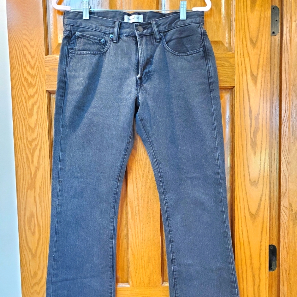 GAP Men’s Bootcut Jeans in Washed Black